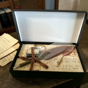 Magi Legend Pen Set, Brown with Orange Spots